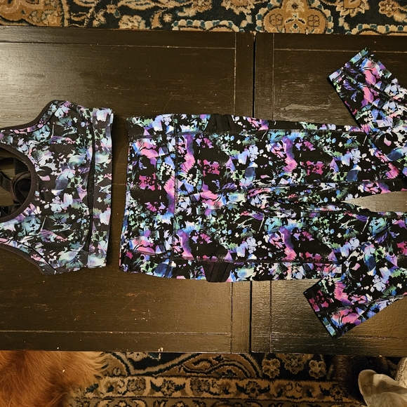 Fabletics leggings and bra set - Picture 1 of 2